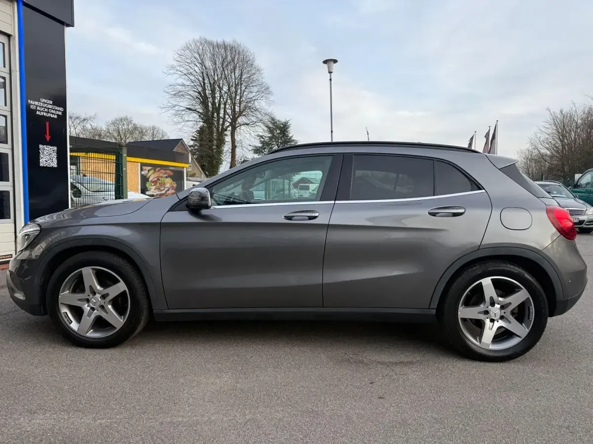 Gebraucht Mercedes GLA200 156 PS (114 kW) 2014 Grau SUV