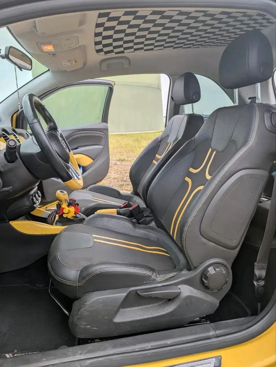 Gebraucht Opel Adam 69 PS (50 kW) 2013 Gelb Kleinwagen