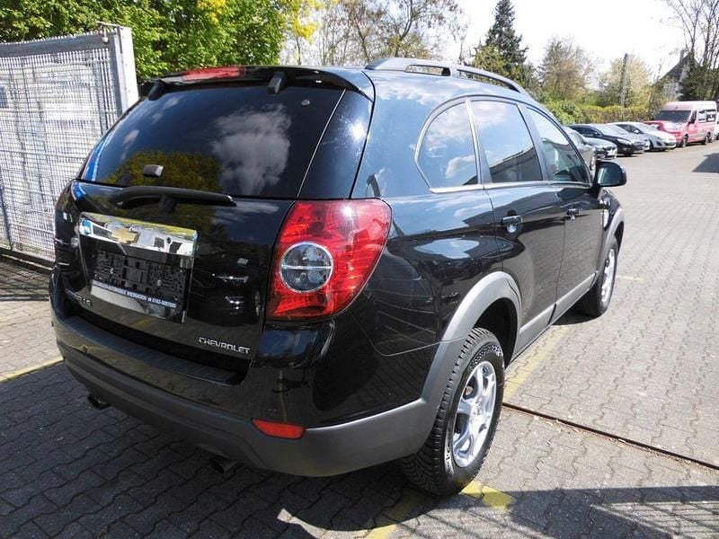 Gebraucht Chevrolet Captiva LS 136 PS (100 kW) 2011 Schwarz SUV