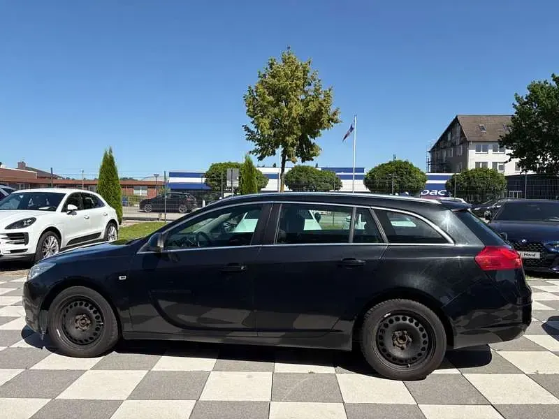 Gebraucht Opel Insignia Edition 131 PS (96 kW) 2011 Schwarz Kombi