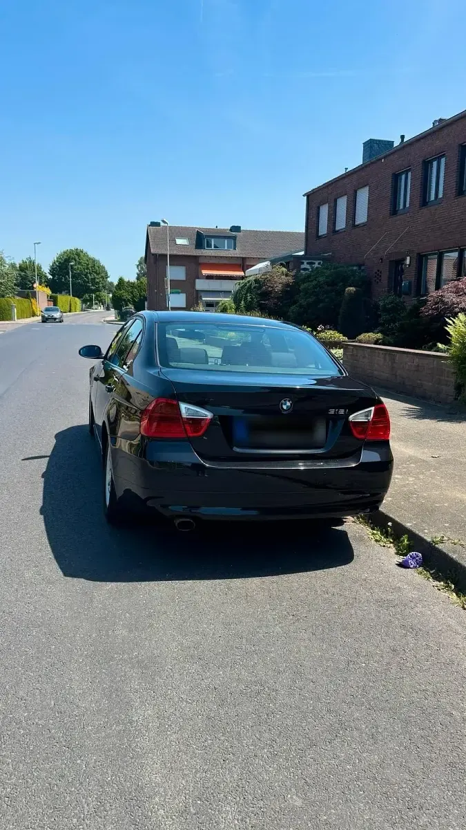Gebraucht BMW 318 129 PS (94 kW) 2006 Schwarz Limousine