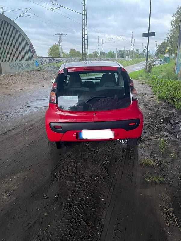 Gebraucht Citroën C1 70 PS (51 kW) 2007 Rot Kleinwagen