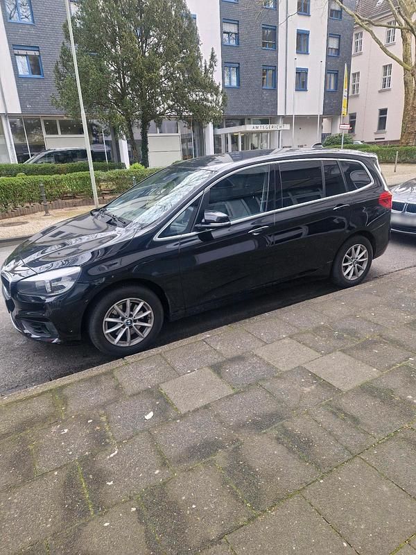 Gebraucht BMW 218 150 PS (110 kW) 2017 Schwarz Van / Kleinbus