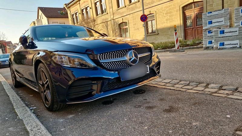 Gebraucht Mercedes C300 258 PS (189 kW) 2018 Blau Coupé