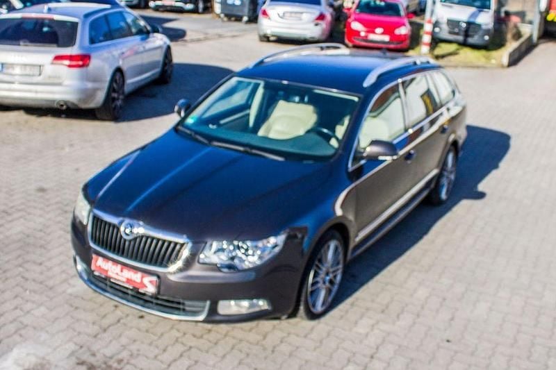Gebraucht Skoda Superb Elegance 260 PS (191 kW) 2010 Braun Kombi