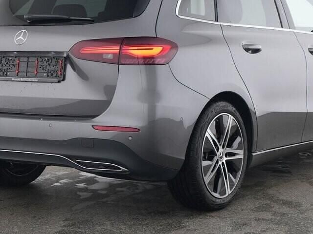 Gebraucht Mercedes B200 Advanced 163 PS (119 kW) 2025 Grau Van / Kleinbus