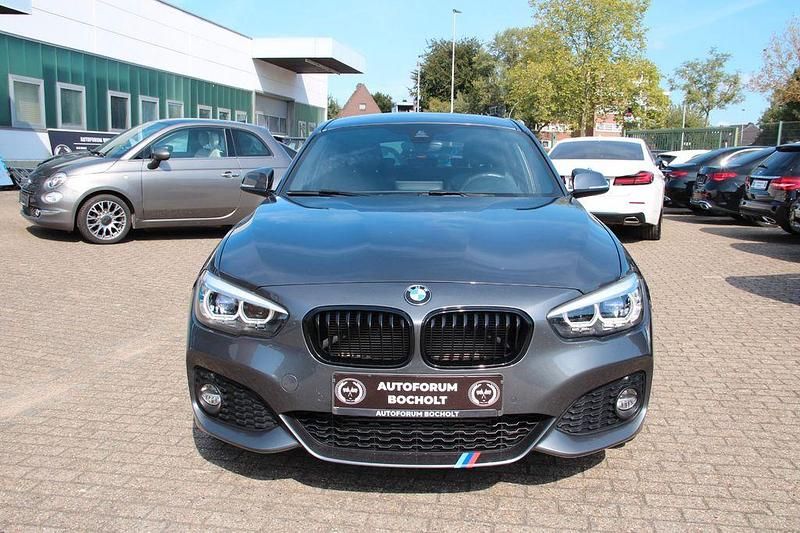 Grau Gebraucht 2019 BMW 120 M Sport Kleinwagen | 20.900 € (Fairer Preis) - Bild 1/4