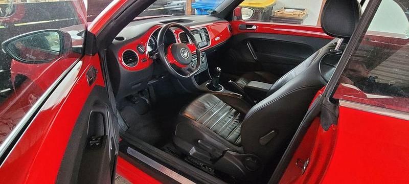 Gebraucht VW Beetle 105 PS (77 kW) 2013 Rot Kleinwagen