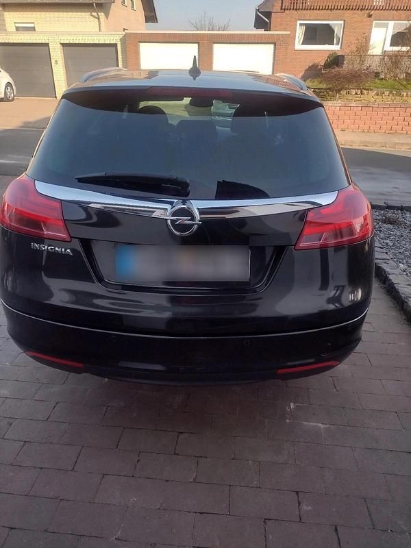 Gebraucht Opel Insignia 160 PS (117 kW) 2012 Schwarz Kombi
