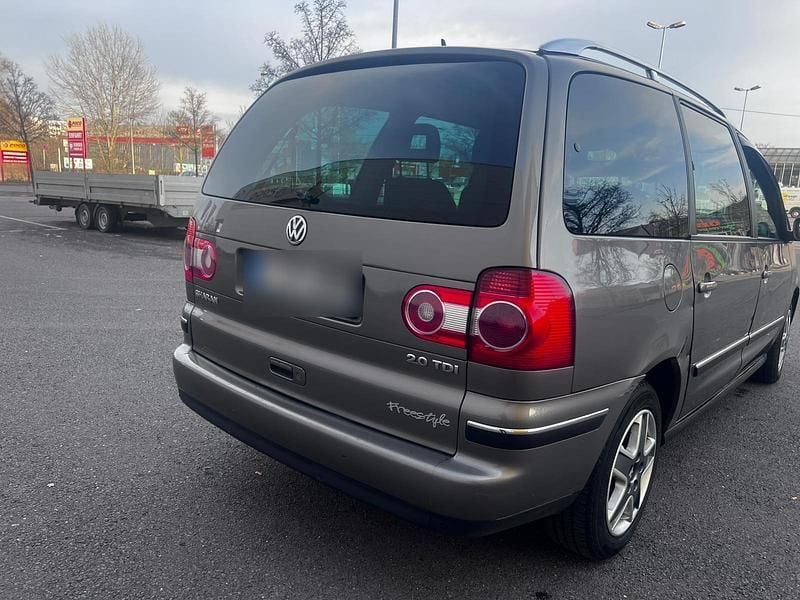 Gebraucht VW Sharan 140 PS (102 kW) 2006 Gold Van / Kleinbus