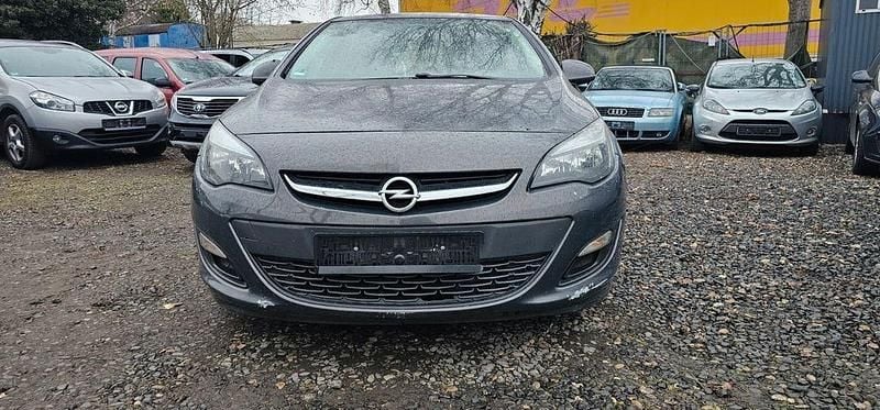 Grau Gebraucht 2013 Opel Astra Active Limousine | 2.350 € (Superpreis) - Bild 1/4