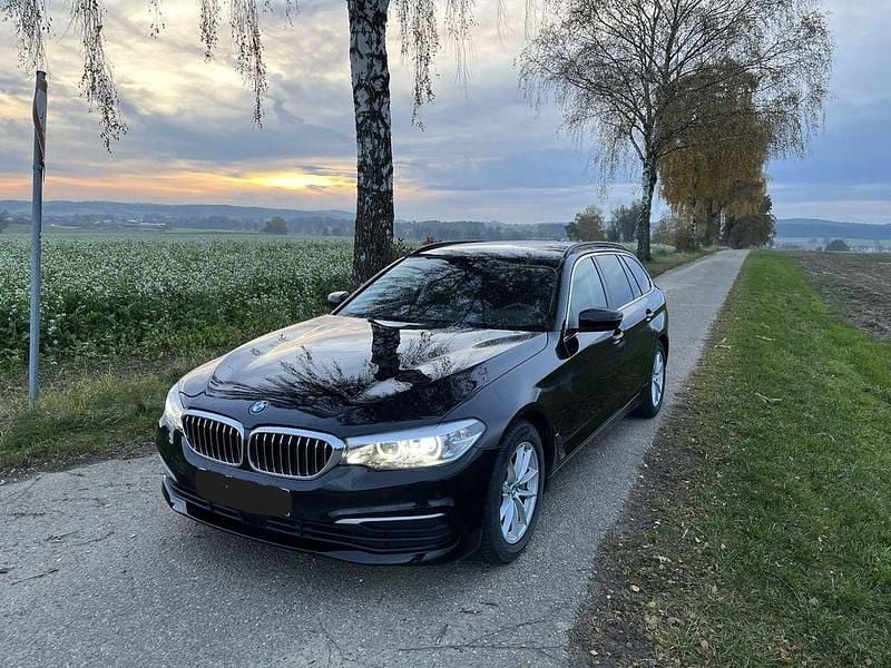 Schwarz Gebraucht 2017 BMW 530 Sport Line Kombi | 21.000 € (Guter Preis) - Bild 1/4