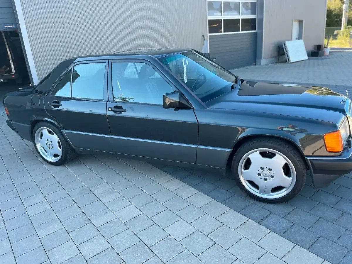 Gebraucht Mercedes 190 235 PS (172 kW) 1993 Schwarz Limousine