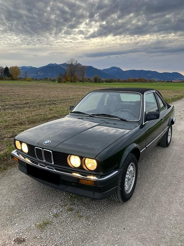 Grün Gebraucht 1987 BMW 316 Cabrio | 11.500 € - Bild 1/4