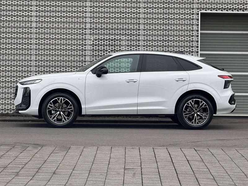 Neu Audi Q3 S-Line 150 PS (110 kW) 2026 Gletscherweiß metallic SUV