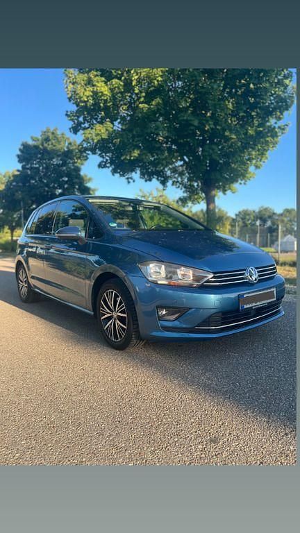 Blau Gebraucht 2016 VW Golf Sportsvan Allstar Van / Kleinbus | 9.900 € (Guter Preis) - Bild 1/4
