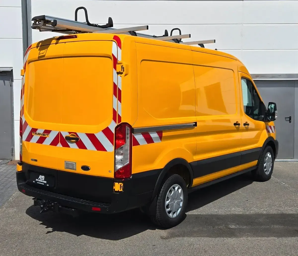 Gebraucht Ford Transit 131 PS (96 kW) 2021 Orange Van