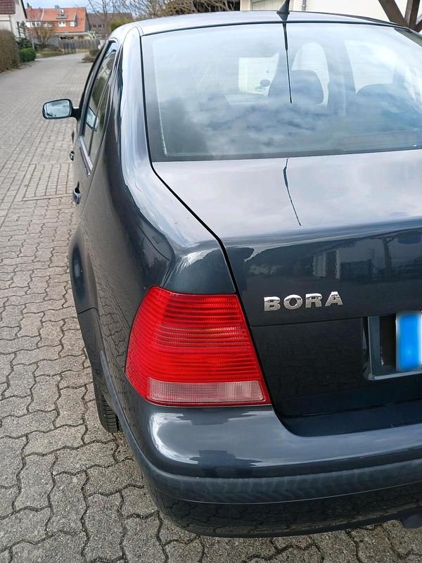 Gebraucht VW Bora 115 PS (84 kW) 2003 Grau Limousine