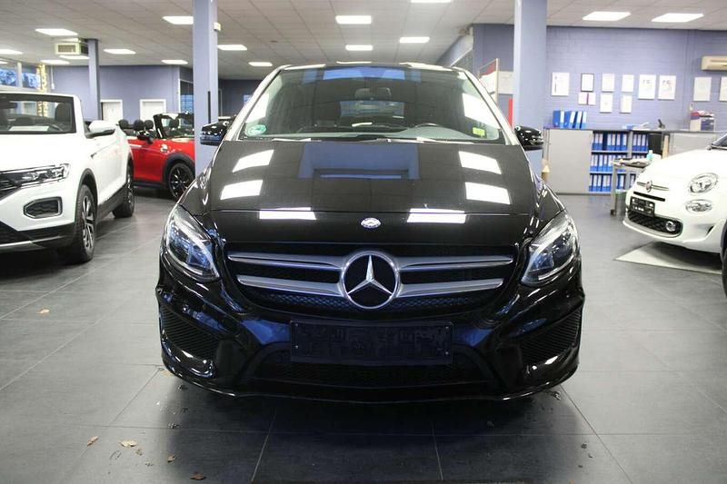 Gebraucht Mercedes B200 AMG line 109 PS (80 kW) 2015 Schwarz Van / Kleinbus