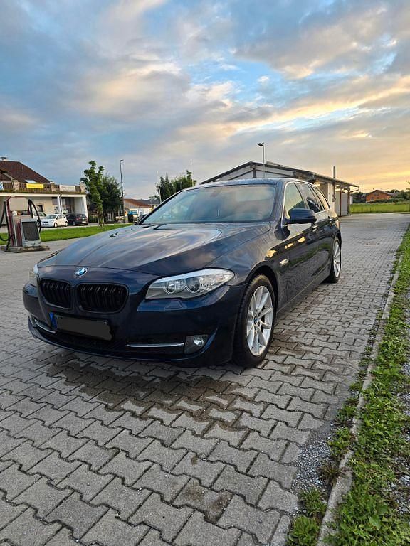 Blau Gebraucht 2011 BMW 520 Kombi | 7.000 € (Teuer) - Bild 1/4