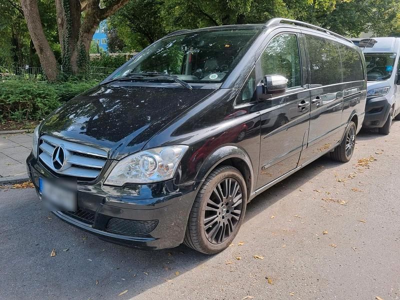 Schwarz Gebraucht 2014 Mercedes Viano Van / Kleinbus | 17.950 € (Fairer Preis) - Bild 1/4