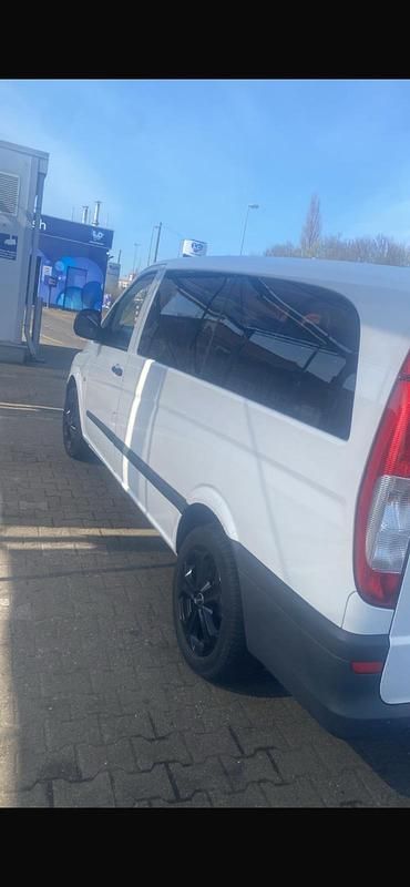 Weiß Gebraucht 2009 Mercedes Vito Van / Kleinbus | 5.500 € - Bild 1/4