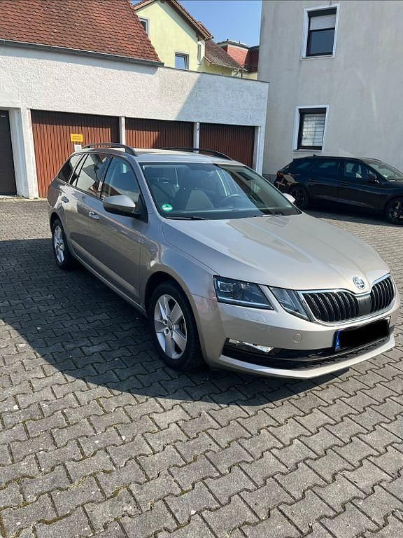 Gebraucht Skoda Octavia Ambition 150 PS (110 kW) 2018 Beige Kombi