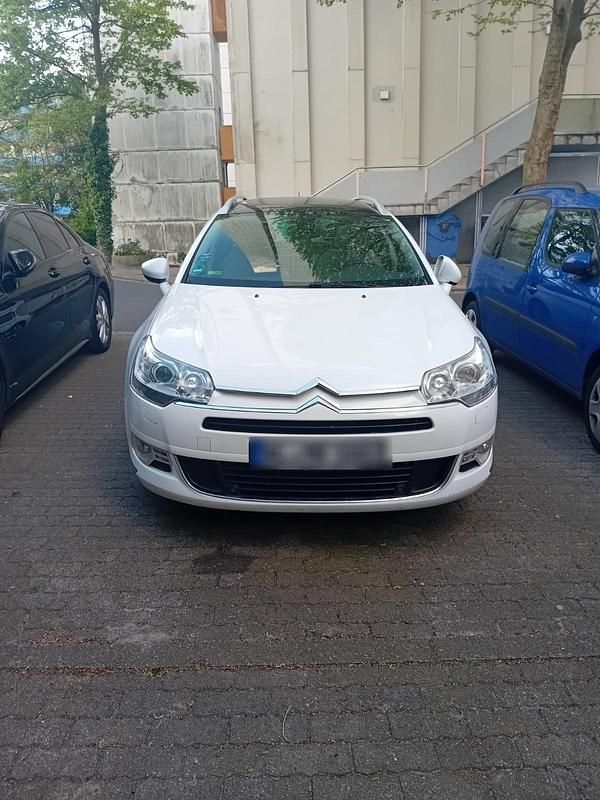 Weiß Gebraucht 2010 Citroën C5 Exclusive Kombi | 2.000 € - Bild 1/4