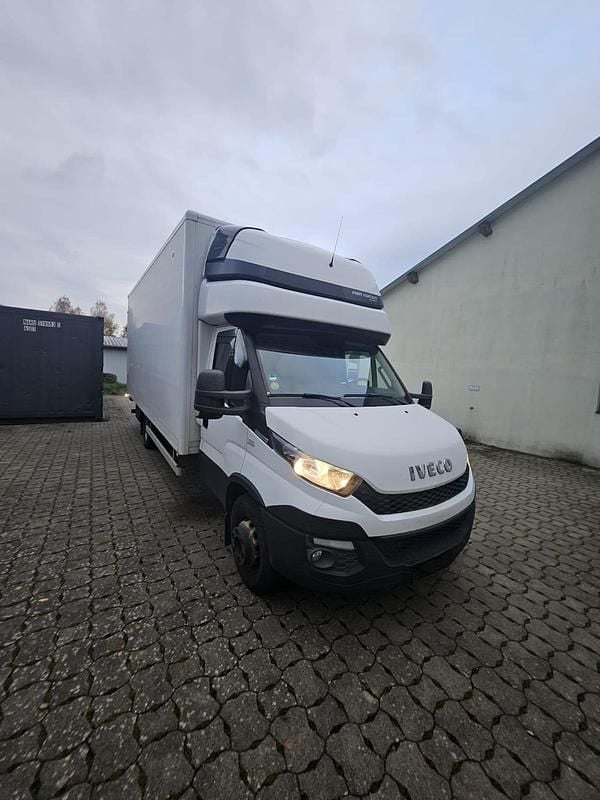 Weiß Gebraucht 2016 Iveco Daily | 16.900 € (Fairer Preis) - Bild 1/4
