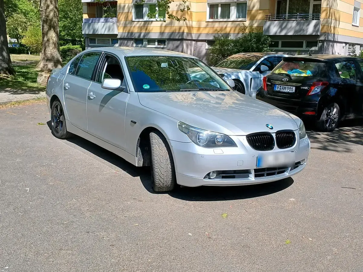 Gebraucht BMW 525 192 PS (141 kW) 2005 Silber Limousine