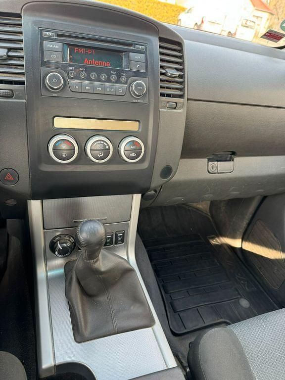 Gebraucht Nissan Navara 190 PS (139 kW) 2015 Grün Pickup