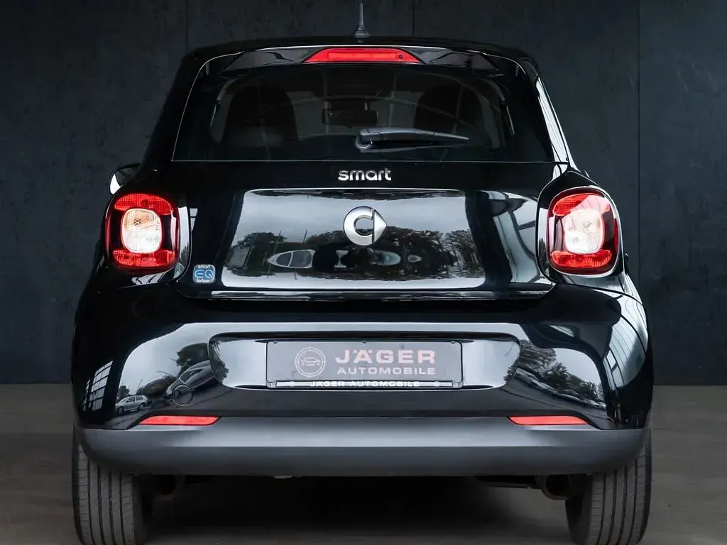 Gebraucht Smart ForFour Electric Drive 60 kW (82 PS) 2021 Schwarz Limousine
