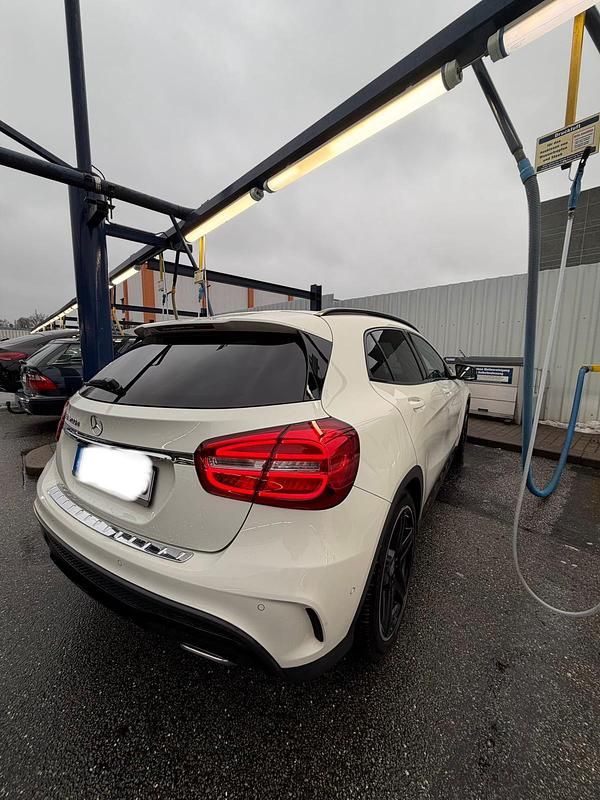 Gebraucht Mercedes GLA200 136 PS (100 kW) 2016 Weiß SUV