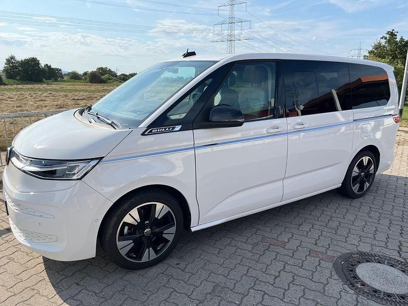Gebraucht VW Multivan Style 204 PS (150 kW) 2023 Weiß Van