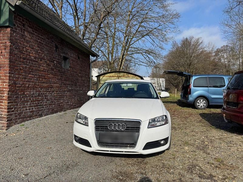Gebraucht Audi A3 Basis 125 PS (91 kW) 2009 Weiß Kleinwagen