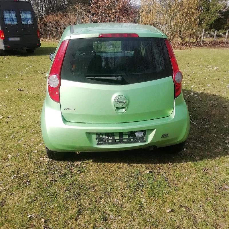 Gebraucht Opel Agila 65 PS (47 kW) 2008 Grün Kleinwagen