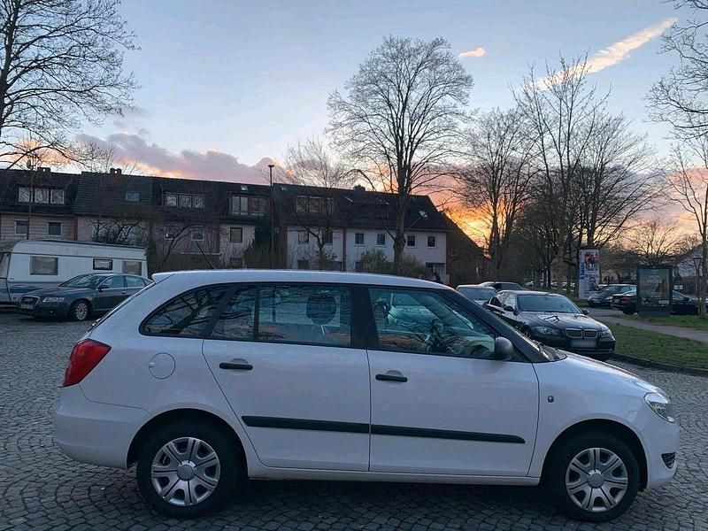 Gebraucht Skoda Fabia 75 PS (55 kW) 2011 Weiß Kombi