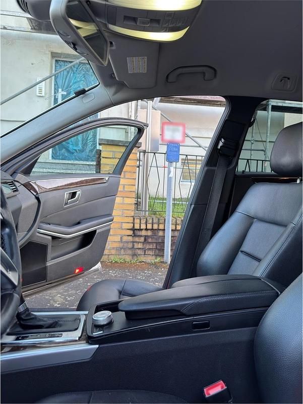 Gebraucht Mercedes E200 136 PS (100 kW) 2011 Silber Kombi