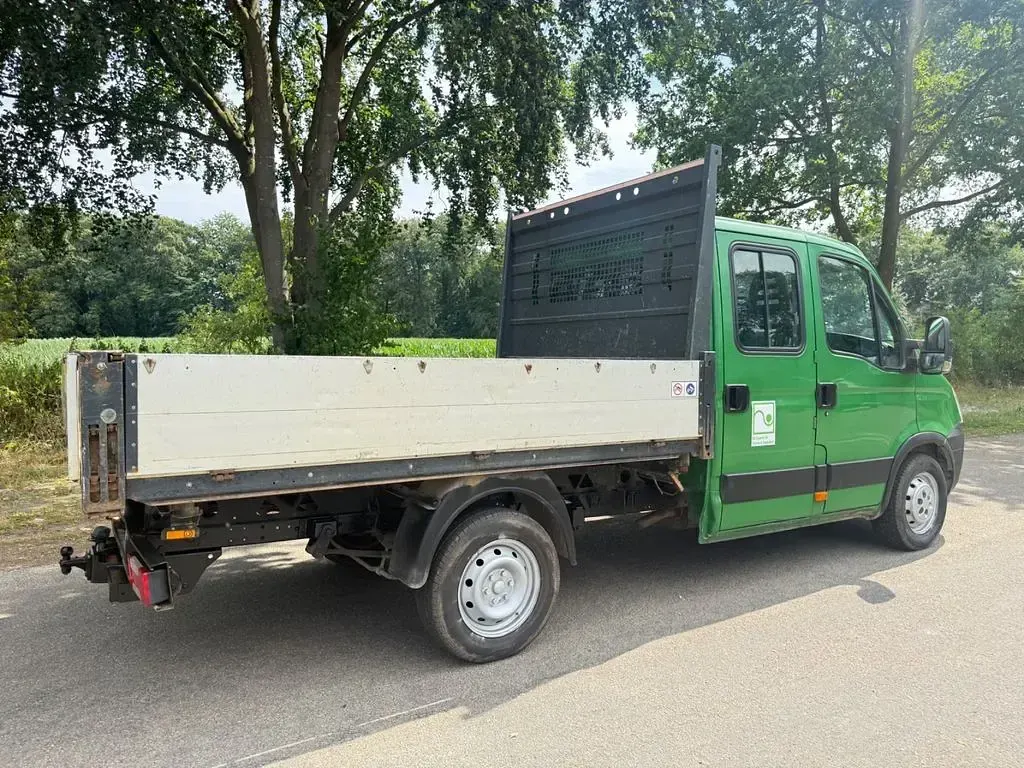 Gebraucht Iveco Daily 126 PS (92 kW) 2010 Grün Van / Kleinbus