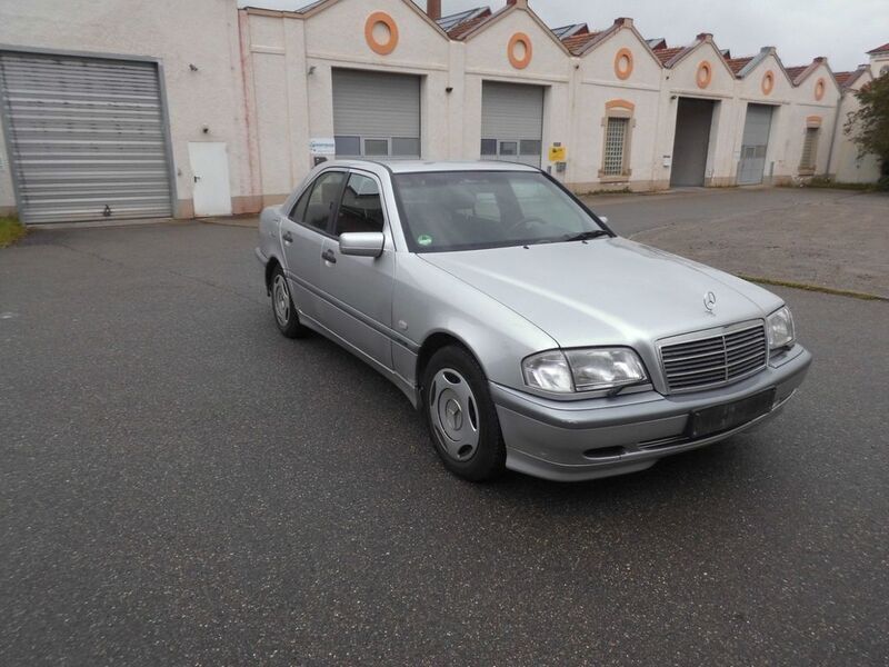 Gebraucht Mercedes C240 Classic 170 PS (125 kW) 1998 Silber Limousine
