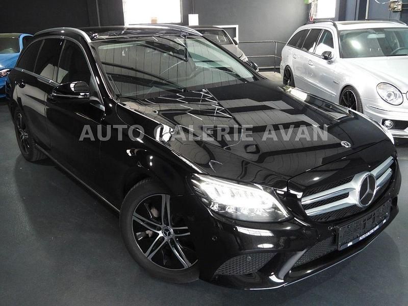 Gebraucht Mercedes C300 245 PS (180 kW) 2021 Schwarz Kombi