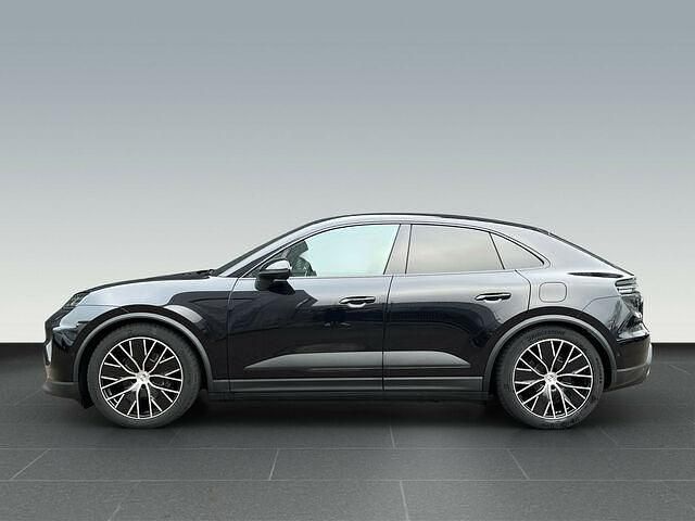 Second-hand Porsche Macan 300 kW (408 CP) 2022 Negru SUV
