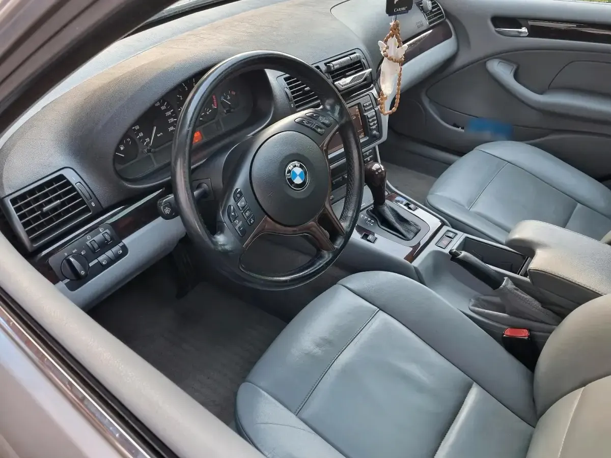 Gebraucht BMW 320 170 PS (125 kW) 2002 Silber Limousine