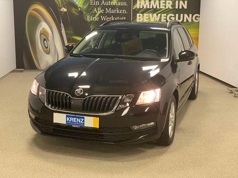 Schwarz Gebraucht 2018 Skoda Octavia Ambition Kombi | 17.990 € (Teuer) - Bild 1/3