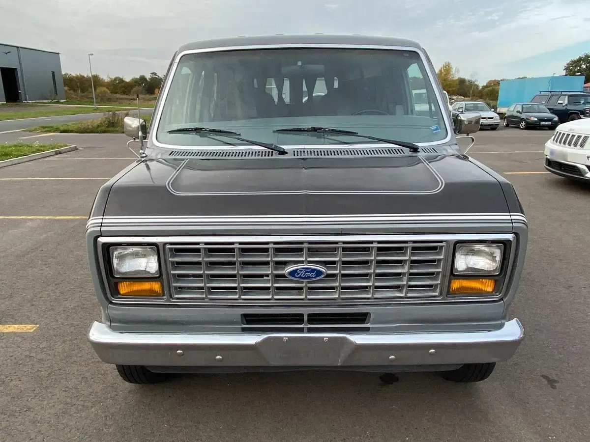 Gebraucht Ford Econoline 146 PS (107 kW) 1987 Silber Van / Kleinbus