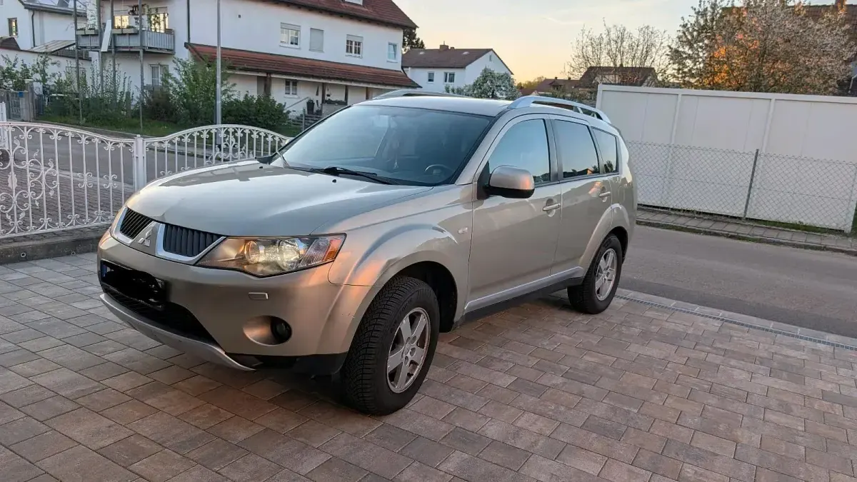 Gebraucht Mitsubishi Outlander 140 PS (102 kW) 2008 Beige SUV