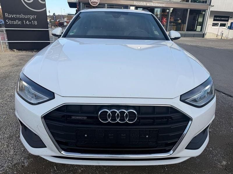 Gebraucht Audi A4 Basis 204 PS (150 kW) 2022 Weiß Kombi