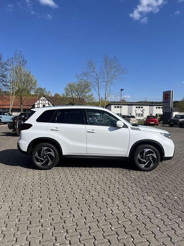 Neu Suzuki Vitara Comfort+ 110 PS (80 kW) 2026 Weiß SUV
