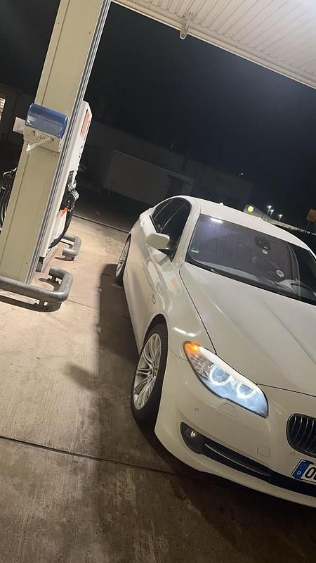 Gebraucht BMW 525 204 PS (150 kW) 2010 Weiß Limousine