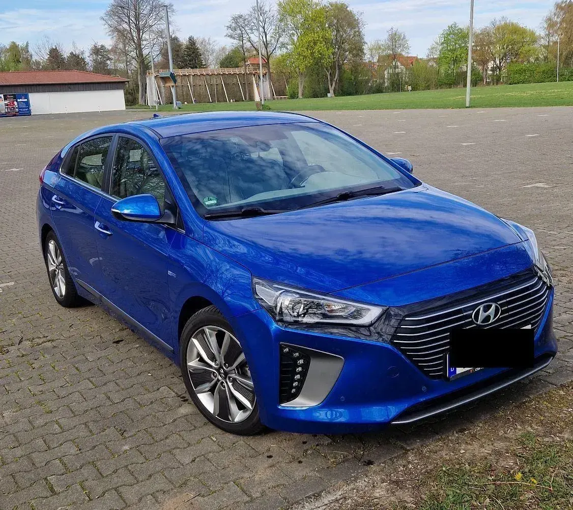 Gebraucht Hyundai Ioniq Premium 141 PS (103 kW) 2018 Blau Kleinwagen